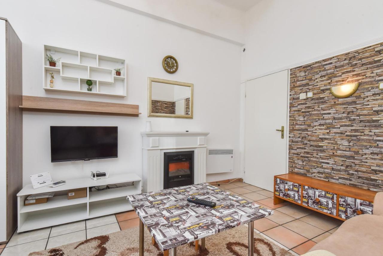 Historical Lion'S Bridge 1-Bedroom Apartment By Flat Mаnager Sofia Exterior foto